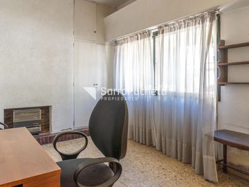 Venta casa 4 ambientes con cochera y patio en Villa Sarmiento