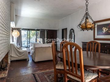 Venta casa 4 ambientes con cochera y patio en Villa Sarmiento