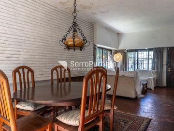 Venta casa 4 ambientes con cochera y patio en Villa Sarmiento