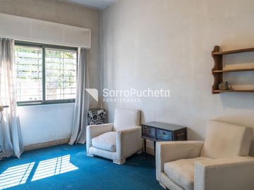 Venta casa 4 ambientes con cochera y patio en Villa Sarmiento