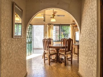 Venta casa 4 ambientes con cochera y patio en Villa Sarmiento