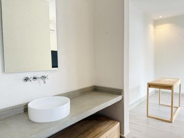 Alquiler y/o Venta en Barbarita a la Laguna, 5 Dormitorios en Suite.