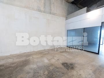 Depósito en pleno centro de Banfield VARIOS DESTINOS
