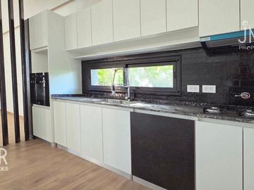 CASA EN VENTA SANTA ELENA PILAR DEL ESTE | 3 DORM + ESTUDIO | A ESTRENAR | FONDO AL ARROYO