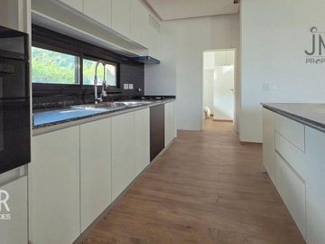 CASA EN VENTA SANTA ELENA PILAR DEL ESTE | 3 DORM + ESTUDIO | A ESTRENAR | FONDO AL ARROYO