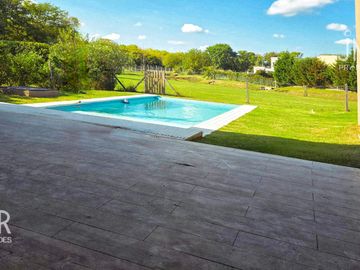 CASA EN VENTA SANTA ELENA PILAR DEL ESTE | 3 DORM + ESTUDIO | A ESTRENAR | FONDO AL ARROYO