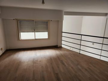 PH de 2 ambientes tipo loft en Villa Urquiza, duplex con patio.