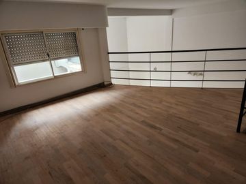 PH de 2 ambientes tipo loft en Villa Urquiza, duplex con patio.