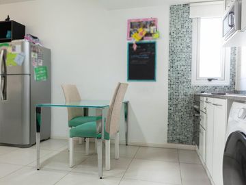 VENTA DEPARTAMENTO 2 AMBIENTES CON BAULERA  Y COCHERA OPCIONAL EN CONSTITUCION/ MONSERRAT