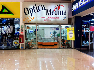 Renta de local en centro comercial Plaza Dorada