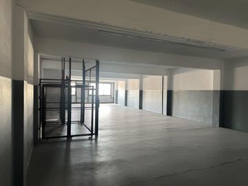 ALQUILER | LOCAL CON DEPOSITO | EXCELENTE UBICACIÓN | A ESTRENAR
