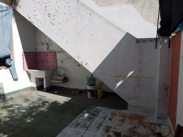 Alquiler 2 Propiedades juntas en 2 Plantas  en Ramos Mejia Solo uso Comercial   Excelente Ubicación