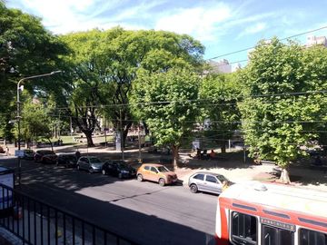 Alquiler 2 Propiedades juntas en 2 Plantas  en Ramos Mejia Solo uso Comercial   Excelente Ubicación