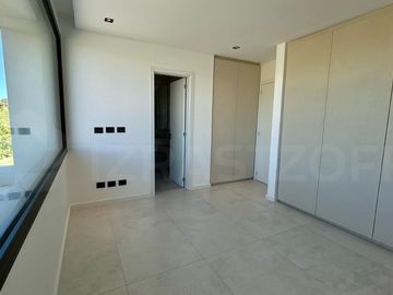 Casa moderna en venta en Nordelta, Barrio Las Tipas, 3/4 dormitorios