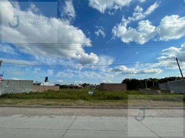 Únicos 3 Terrenos Juntos en Venta Sobre Av. Marconi