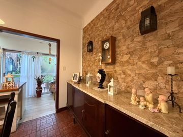 Casa cuatro ambientes en venta wilde chalet cochera