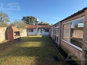 CASA | 4 AMBIENTES | PISCINA | TODO EN PLANTA BAJA | COCHERA DOBLE | ITUZAINGÓ NORTE