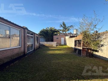 CASA | 4 AMBIENTES | PISCINA | TODO EN PLANTA BAJA | COCHERA DOBLE | ITUZAINGÓ NORTE
