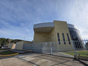 Depósito de 625 m2 en Alquiler en C. Luraschi y Ruta 6, Campana