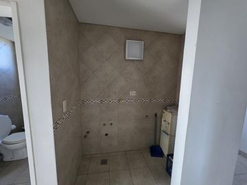Depósito de 625 m2 en Alquiler en C. Luraschi y Ruta 6, Campana