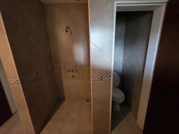 Depósito de 625 m2 en Alquiler en C. Luraschi y Ruta 6, Campana