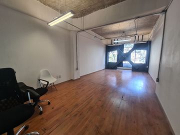 Renta de Oficina Roma | 42 m2 | Acondicionada