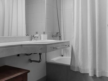 VENTA DEPARTAMENTO DE 1 AMBIENTE CON BAULERA  Y COCHERA OPCIONAL  EN CONSTITUCION/ MONSERRAT