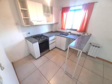 Departamento 3 ambientes con balcon y cochera - Florida Oeste