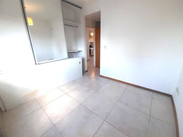 Departamento 3 ambientes con balcon y cochera - Florida Oeste