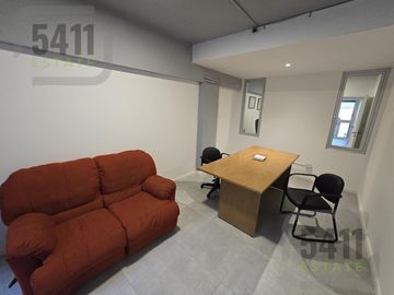 Venta Oficina 5 ambientes al frente con Balcon en San Telmo.