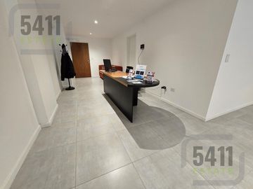 Venta Oficina 5 ambientes al frente con Balcon en San Telmo.