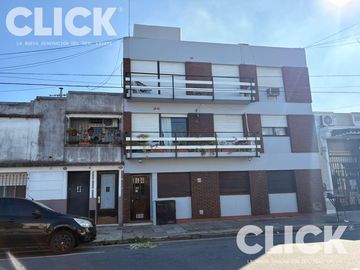Departamento 3 ambientes en venta en Avellaneda con patio