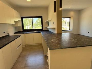 Casa en Venta en Tejas 4, 3 dormitorios, A Estrenar.