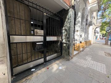 VENTA Departamento 1 dormitorio con patio. Centro, Rosario