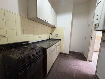 VENTA Departamento 1 dormitorio con patio. Centro, Rosario