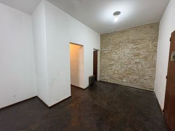 VENTA Departamento 1 dormitorio con patio. Centro, Rosario