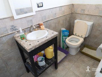 casa en  venta en E1 con dos lotes en Cardales Village