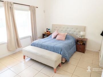 casa en  venta en E1 con dos lotes en Cardales Village