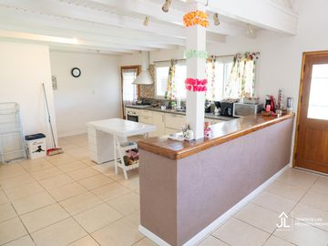 casa en  venta en E1 con dos lotes en Cardales Village