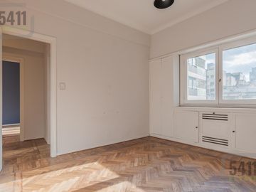 Venta Departamento 3 ambientes contrafrente con Balcon cerrado en Palermo
