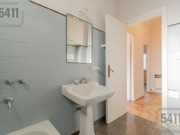 Venta Departamento 3 ambientes contrafrente con Balcon cerrado en Palermo