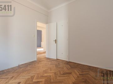 Venta Departamento 3 ambientes contrafrente con Balcon cerrado en Palermo