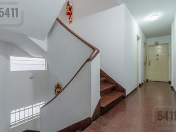 Venta Departamento 3 ambientes contrafrente con Balcon cerrado en Palermo