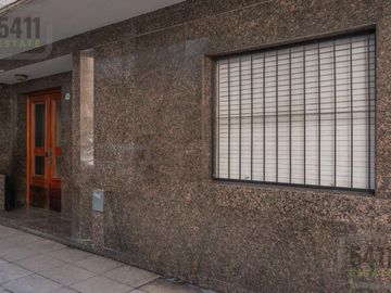 Venta Departamento 3 ambientes contrafrente con Balcon cerrado en Palermo