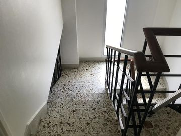 Venta casa 5 ambientes con cochera y patio en Devoto!