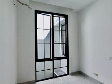 DIJUAL RUMAH BARU INTERNATIONAL VILLAGE CITRALAND 2LT 4KT DEKAT GWALK
