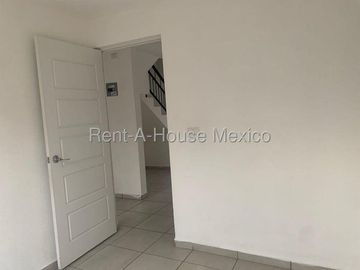 Vive en Capital Sur | Casa con Amenidades y Mantenimiento Incluido RAH234