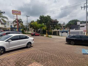 Local en Lomas de Tzompantle