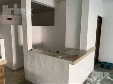 SE RENTA AMPLIO LOCAL EN FIDEL VELÁZQUEZ, CAMPECHE