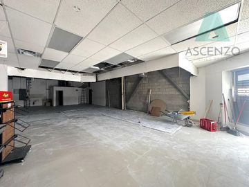 Renta de Local Comercial en Planta Baja | Plaza San Agustín, Augal